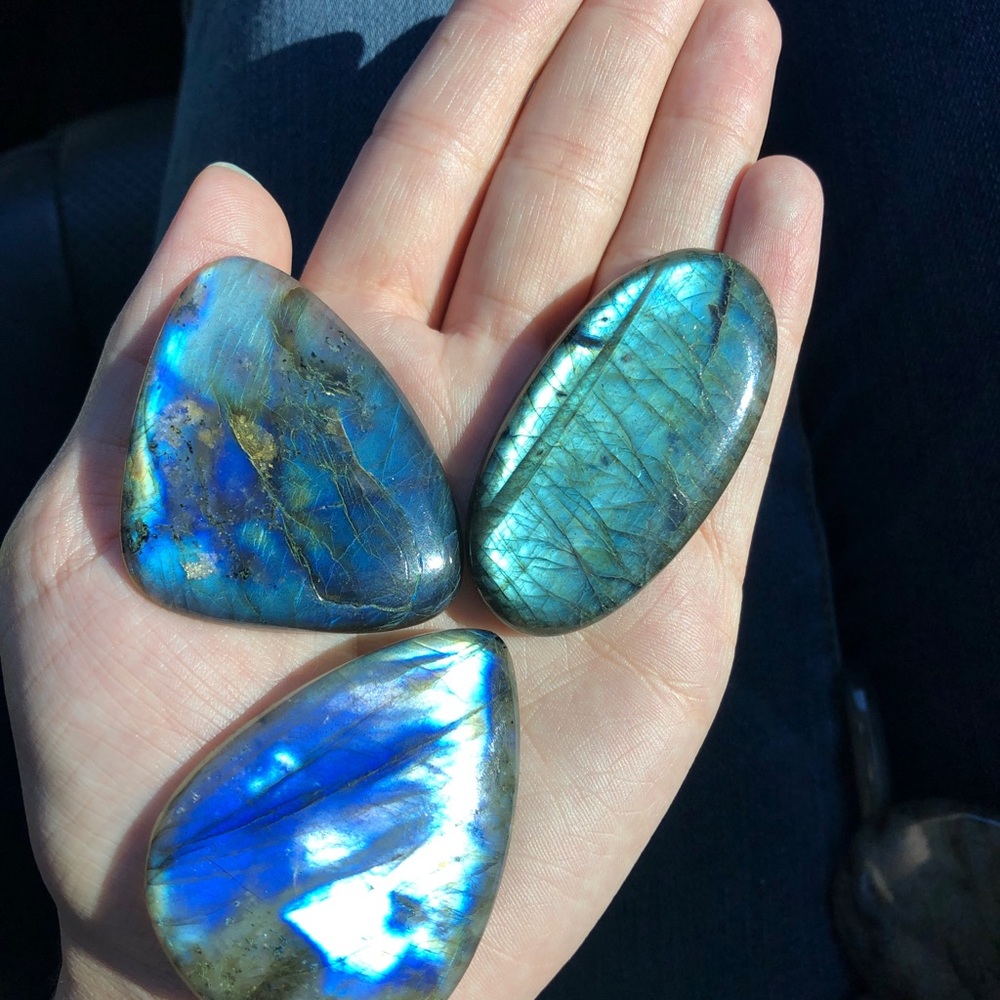 Labradorite - Picture 2 of 4